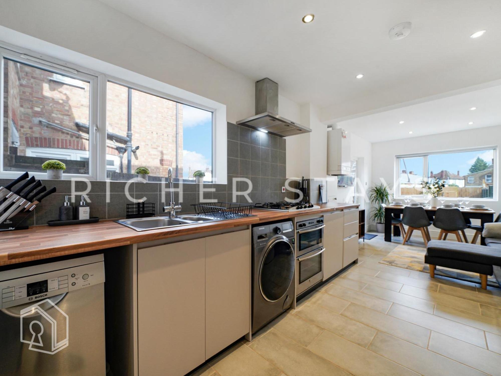 Watford Large 5Br Home - Contractors & Families Buitenkant foto