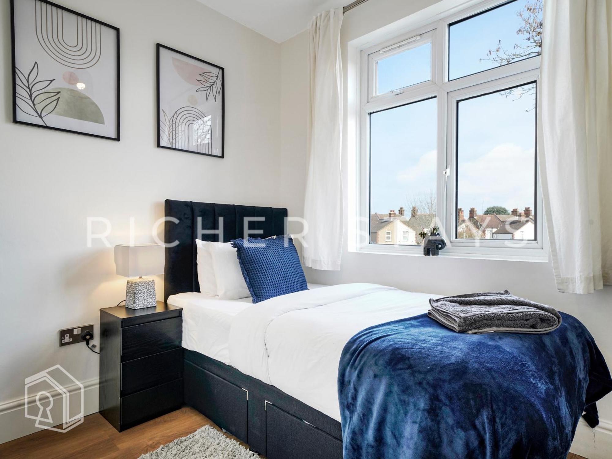 Watford Large 5Br Home - Contractors & Families Buitenkant foto